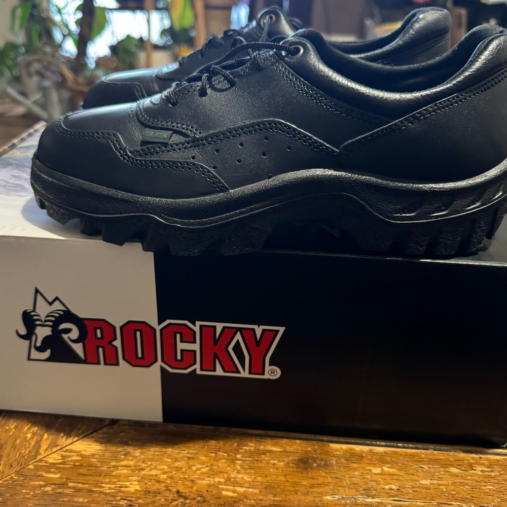 Men’s Postal TMC shoe. Like new. Worn inside once. Smoke free. With box